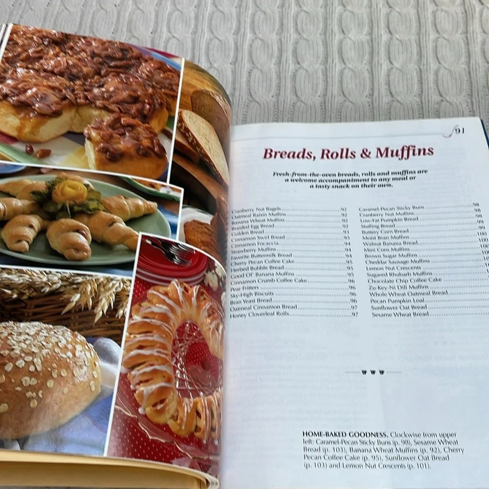 Taste of Home hardback cookbooks. ‘02 & ‘05. Annual recipes colored pics family